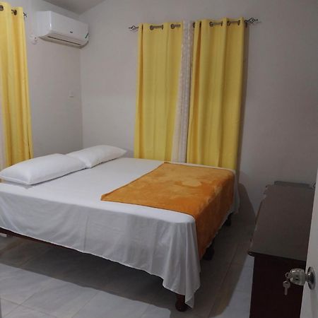 Debs Cozy Cove Villa Discovery Bay Bagian luar foto