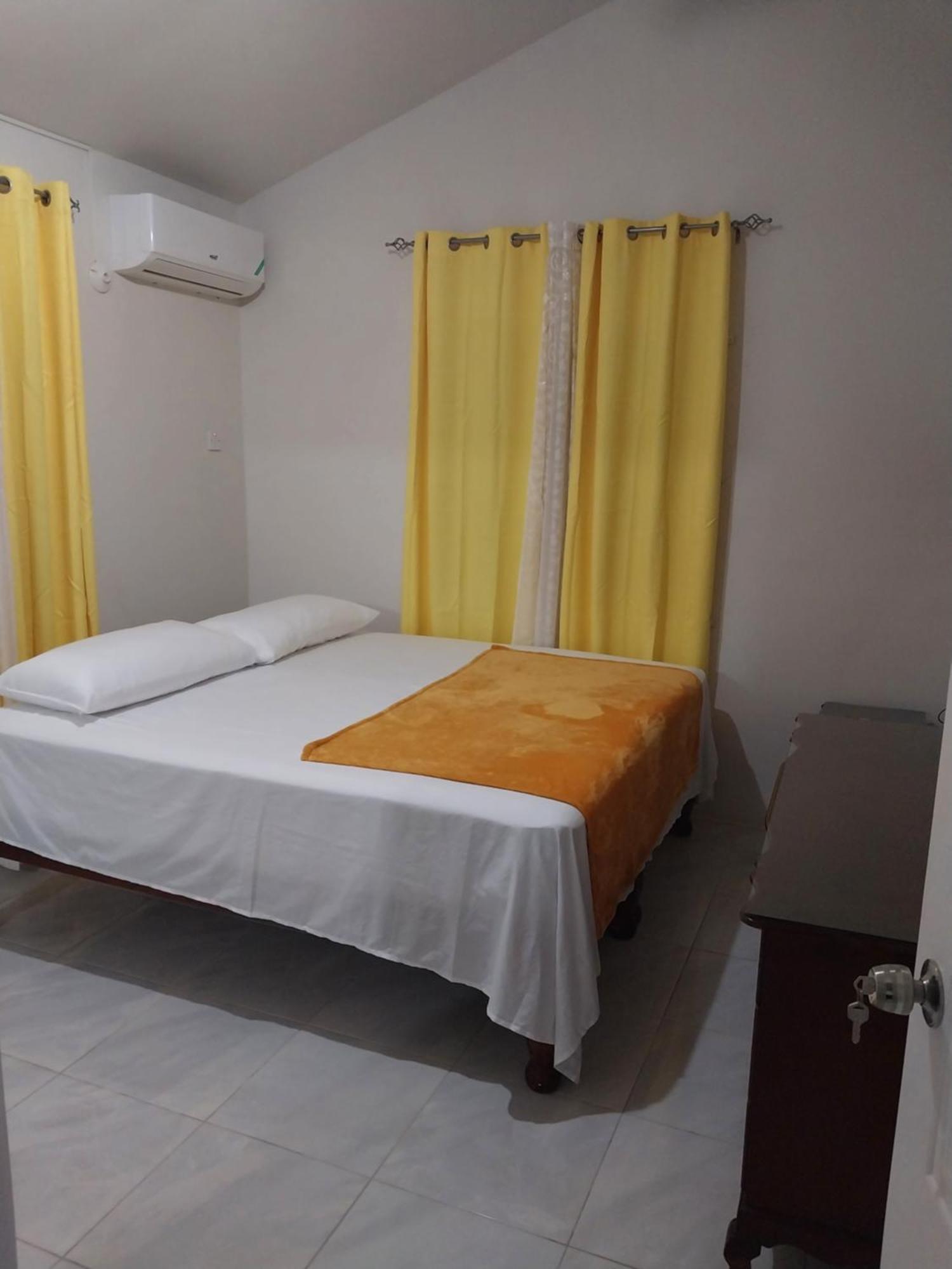 Debs Cozy Cove Villa Discovery Bay Bagian luar foto